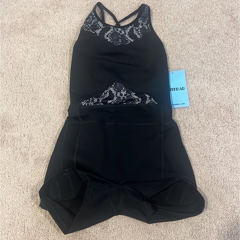 Fleo singlet size extra small